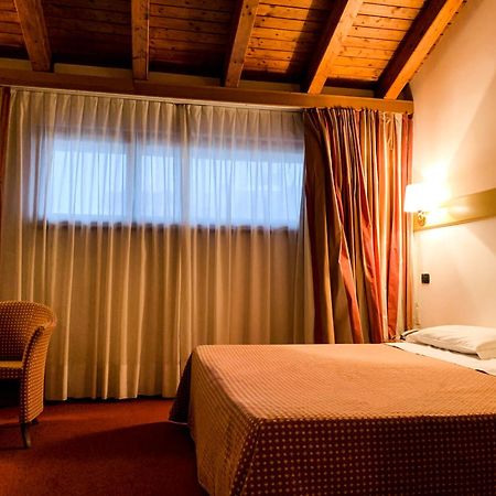 Eurohotel Palace Maniago Eksteriør billede