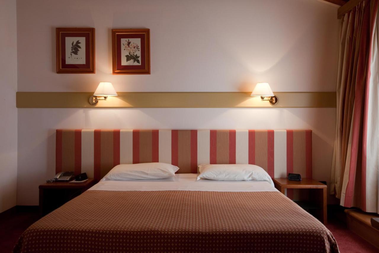 Eurohotel Palace Maniago Eksteriør billede