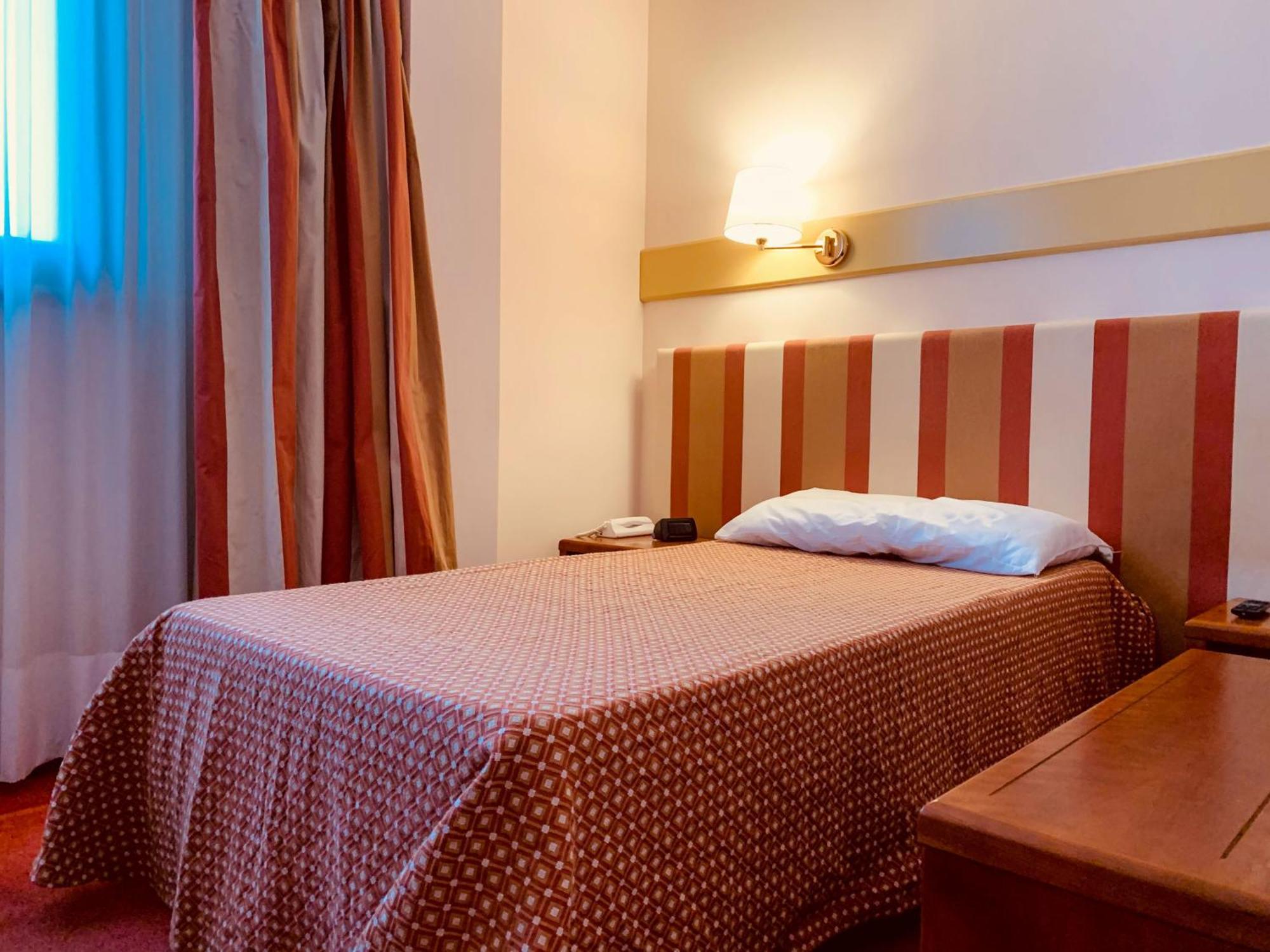 Eurohotel Palace Maniago Værelse billede
