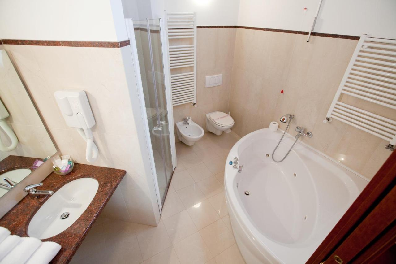 Eurohotel Palace Maniago Eksteriør billede
