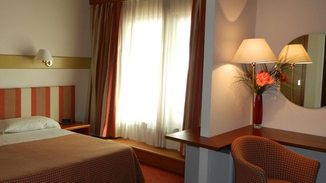 Eurohotel Palace Maniago Værelse billede